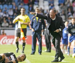 El Levante ahoga con su fútbol directo a un desgraciado Depor El Levante ahoga con su fútbol directo a un desgraciado Depor