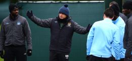 Mancini prueba con Nasri, Silva, Agüero y Dzeko en ataque Mancini prueba con Nasri, Silva, Agüero y Dzeko en ataque