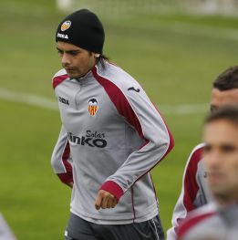 El Valencia, ya en octavos, se juega ser líder con Ever y Parejo El Valencia, ya en octavos, se juega ser líder con Ever y Parejo