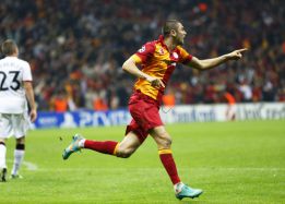 El Galatasaray gana al United y se reafirma como segundo El Galatasaray gana al United y se reafirma como segundo