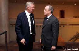 Ferguson visitó a Florentino Pérez y a Mourinho en el hotel Ferguson visitó a Florentino Pérez y a Mourinho en el hotel