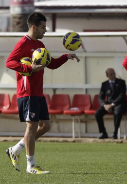 Negredo se rompe y estará unas tres semanas de baja Negredo se rompe y estará unas tres semanas de baja