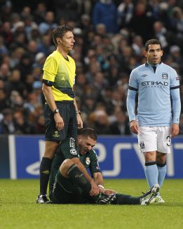 Benzema, tocado tras jugar ante el City, se entrena con el resto Benzema, tocado tras jugar ante el City, se entrena con el resto