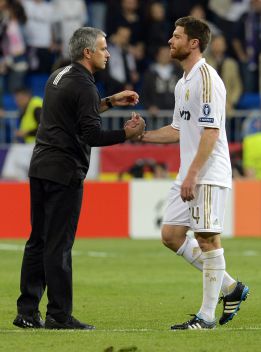 Xabi Alonso: "Cristiano Ronaldo no es un divo con nosotros" Xabi Alonso: "Cristiano Ronaldo no es un divo con nosotros"