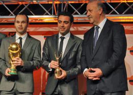 Balón de Oro: Del Bosque votó por Casillas, Xavi e Iniesta Balón de Oro: Del Bosque votó por Casillas, Xavi e Iniesta