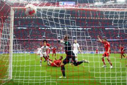 Javi Martínez marca un gol de chilena ante el Hannover'96 Javi Martínez marca un gol de chilena ante el Hannover'96