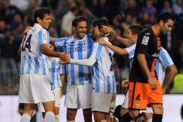El Málaga homenajea a Viberti sacando los colores al Valencia El Málaga homenajea a Viberti sacando los colores al Valencia