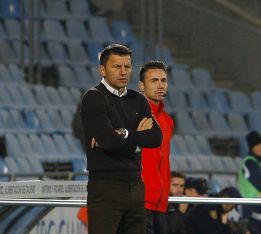 Djukic mide la mejoría del Granada sin hacer cambios Djukic mide la mejoría del Granada sin hacer cambios