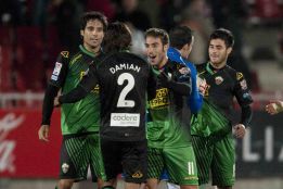 Powel hace más líder al Elche Powel hace más líder al Elche