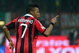 Robinho tumba a la Juve y le hace un favor al Inter Robinho tumba a la Juve y le hace un favor al Inter