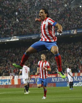 Falcao alcanza 50 goles en partidos oficiales con el Atlético Falcao alcanza 50 goles en partidos oficiales con el Atlético