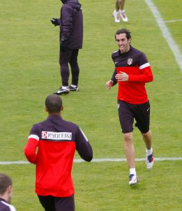 Godín: "Falcao y Messi están un escalón por encima de Cristiano" Godín: "Falcao y Messi están un escalón por encima de Cristiano"