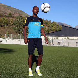 Abidal insiste en volver a jugar Abidal insiste en volver a jugar