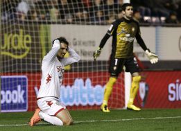 Osasuna se da una alegría en la Copa ante el Sporting de Gijón Osasuna se da una alegría en la Copa ante el Sporting de Gijón