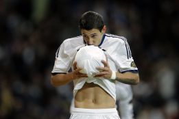 Di María agita y resuelve Di María agita y resuelve