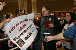 Bielsa: "Dijeron que no se venía y respetamos la decisión" Bielsa: "Dijeron que no se venía y respetamos la decisión"