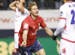 Osasuna resuelve el pase a octavos en cinco minutos Osasuna resuelve el pase a octavos en cinco minutos