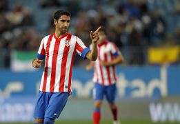 Raúl García pide un sitio para el derbi ante el Real Madrid Raúl García pide un sitio para el derbi ante el Real Madrid
