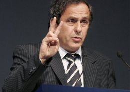Platini se plantea cambiar el formato de la Champions Platini se plantea cambiar el formato de la Champions