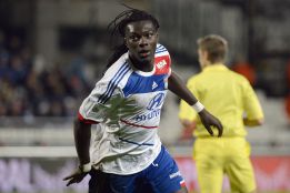 Gomis lleva al Lyon al liderato Gomis lleva al Lyon al liderato