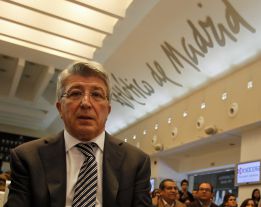 Cerezo: “Falcao me ha dicho que le gustaría probar otra liga” Cerezo: “Falcao me ha dicho que le gustaría probar otra liga”
