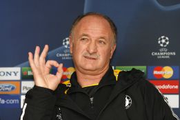 Scolari: "Tenemos la obligación de ganar el Mundial de Brasil" Scolari: "Tenemos la obligación de ganar el Mundial de Brasil"