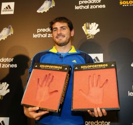 Iker Casillas: "Se puede estar siendo injusto con Mourinho" Iker Casillas: "Se puede estar siendo injusto con Mourinho"