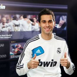 Arbeloa: "El ADN de este escudo es luchar hasta el final" Arbeloa: "El ADN de este escudo es luchar hasta el final"