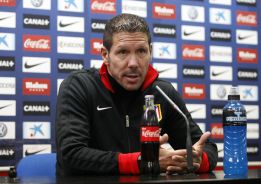 Simeone: "¿Favoritos? El de enfrente es el campeón de Liga" Simeone: "¿Favoritos? El de enfrente es el campeón de Liga"