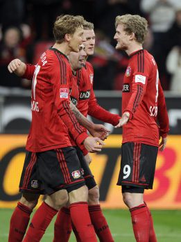 El Leverkusen derrota al Núremberg y sigue segundo El Leverkusen derrota al Núremberg y sigue segundo