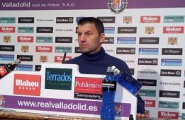 Djukic "Sabemos que el Sevilla saldrá a arrollarnos" Djukic "Sabemos que el Sevilla saldrá a arrollarnos"