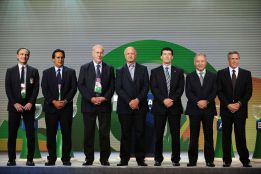 Del Bosque: "Tenemos más responsabilidad por los éxitos" Del Bosque: "Tenemos más responsabilidad por los éxitos"