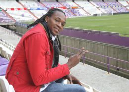 Manucho es ambicioso ante su rival favorito: el Sevilla Manucho es ambicioso ante su rival favorito: el Sevilla