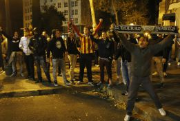 Radicales del Valencia acceden a una zona privada de Paterna Radicales del Valencia acceden a una zona privada de Paterna