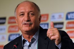 Scolari: "El mérito de Mourinho es hacer trabajar a tantos egos" Scolari: "El mérito de Mourinho es hacer trabajar a tantos egos"