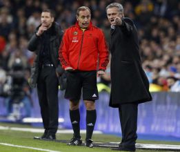 Mou: "¿Quién es Mono Burgos?" Mou: "¿Quién es Mono Burgos?"