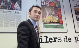 Valverde firma hasta el 30 de junio por el Valencia Valverde firma hasta el 30 de junio por el Valencia