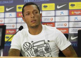 Adriano: "El objetivo es ganar y que Messi iguale a Müller" Adriano: "El objetivo es ganar y que Messi iguale a Müller"
