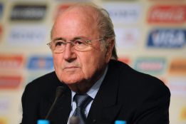 Blatter: "Me impactó mucho la noticia de la muerte del linier" Blatter: "Me impactó mucho la noticia de la muerte del linier"