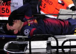 Messi dio el susto: contusión ósea en la rodilla izquierda Messi dio el susto: contusión ósea en la rodilla izquierda