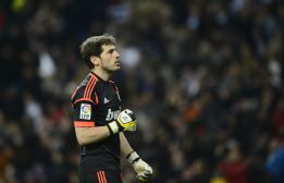 Casillas: "Cuando Mou se enfada con nosotros es con razón" Casillas: "Cuando Mou se enfada con nosotros es con razón"