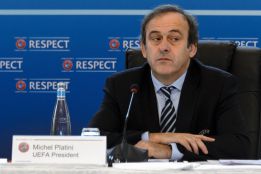 Platini: "Messi hará el récord, ganará el cuarto Balón de Oro" Platini: "Messi hará el récord, ganará el cuarto Balón de Oro"
