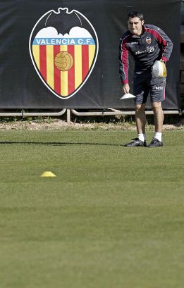 Valverde: "El fuego se apaga con agua, no con gasolina" Valverde: "El fuego se apaga con agua, no con gasolina"