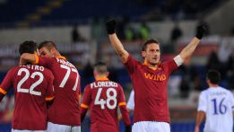 Totti lidera el triunfo de la Roma Totti lidera el triunfo de la Roma
