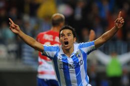 El Málaga golea al Granada con más efectividad que juego El Málaga golea al Granada con más efectividad que juego