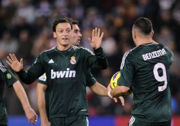 Özil somete al Valladolid Özil somete al Valladolid