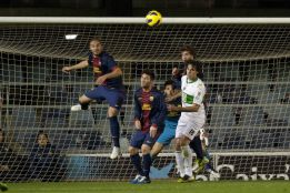 El Barcelona B obliga al líder a crecerse en un choque vibrante El Barcelona B obliga al líder a crecerse en un choque vibrante