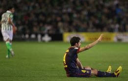 Confirmado: Cesc estará un mes de baja por una rotura fibrilar Confirmado: Cesc estará un mes de baja por una rotura fibrilar