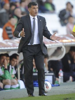 Mendilibar: "Espero que Muñiz Fernández se aleje de peleas" Mendilibar: "Espero que Muñiz Fernández se aleje de peleas"