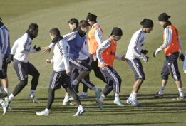 Mourinho reserva a Coentrao, que no estará en Balaídos Mourinho reserva a Coentrao, que no estará en Balaídos